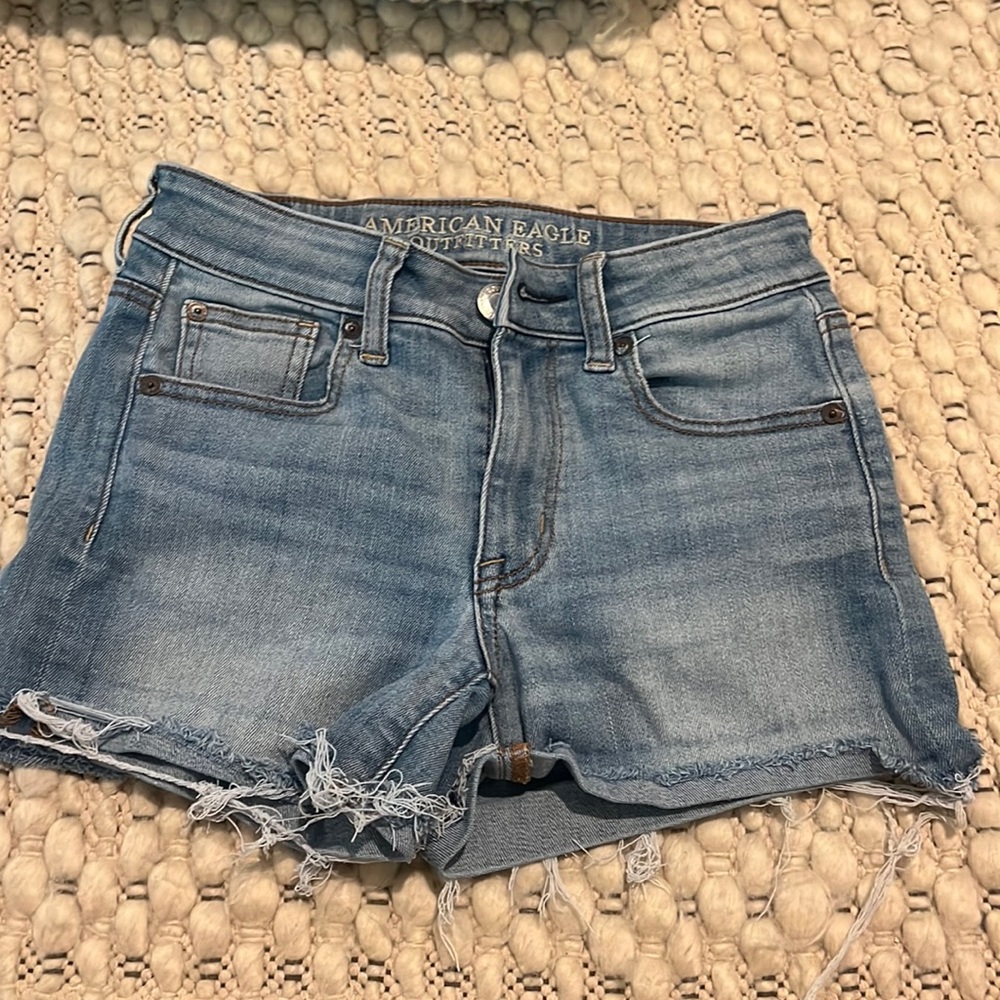 American Eagle super strech jean shorts. size: 0